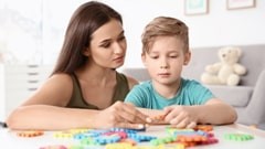 Παιγνιοθεραπεία: Θεωρητικές Προσεγγίσεις, Πρακτικές Εφαρμογές και Βιωματικές Ασκήσεις για Εκπαιδευτικούς και Επαγγελματίες της Υγείας